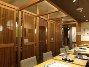 会津蕎麦と日本料理「湖穂里」の店内